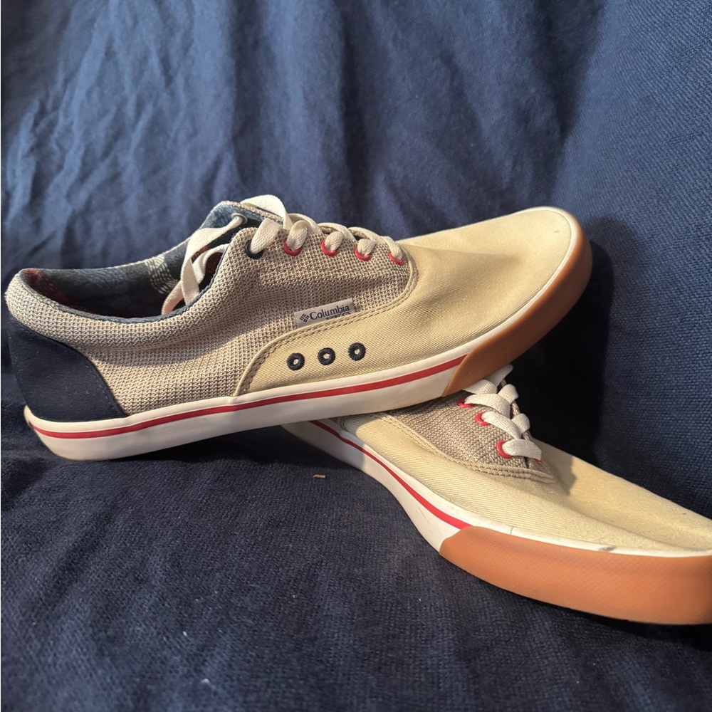 Columbia Men's Beige and Navy Sneakers